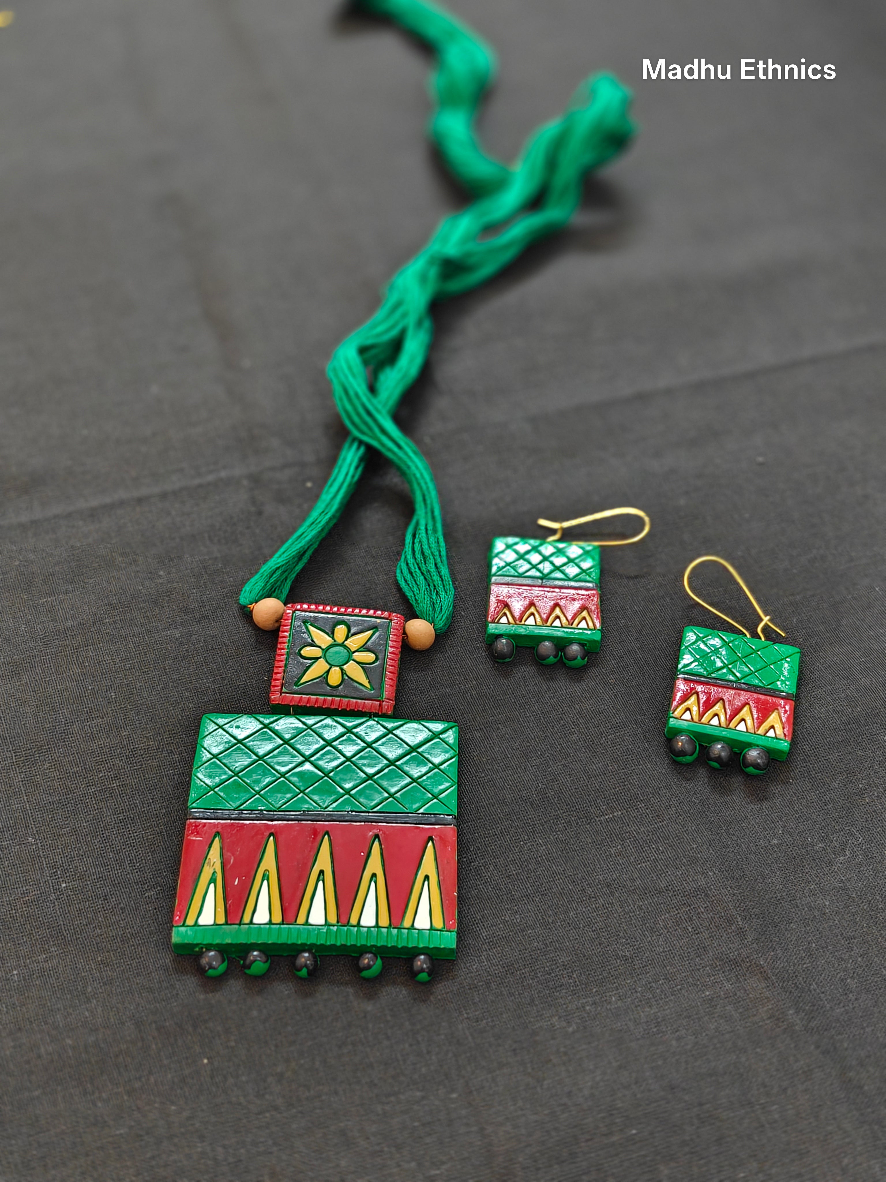 Terracotta jewellery sets(pack of 5)